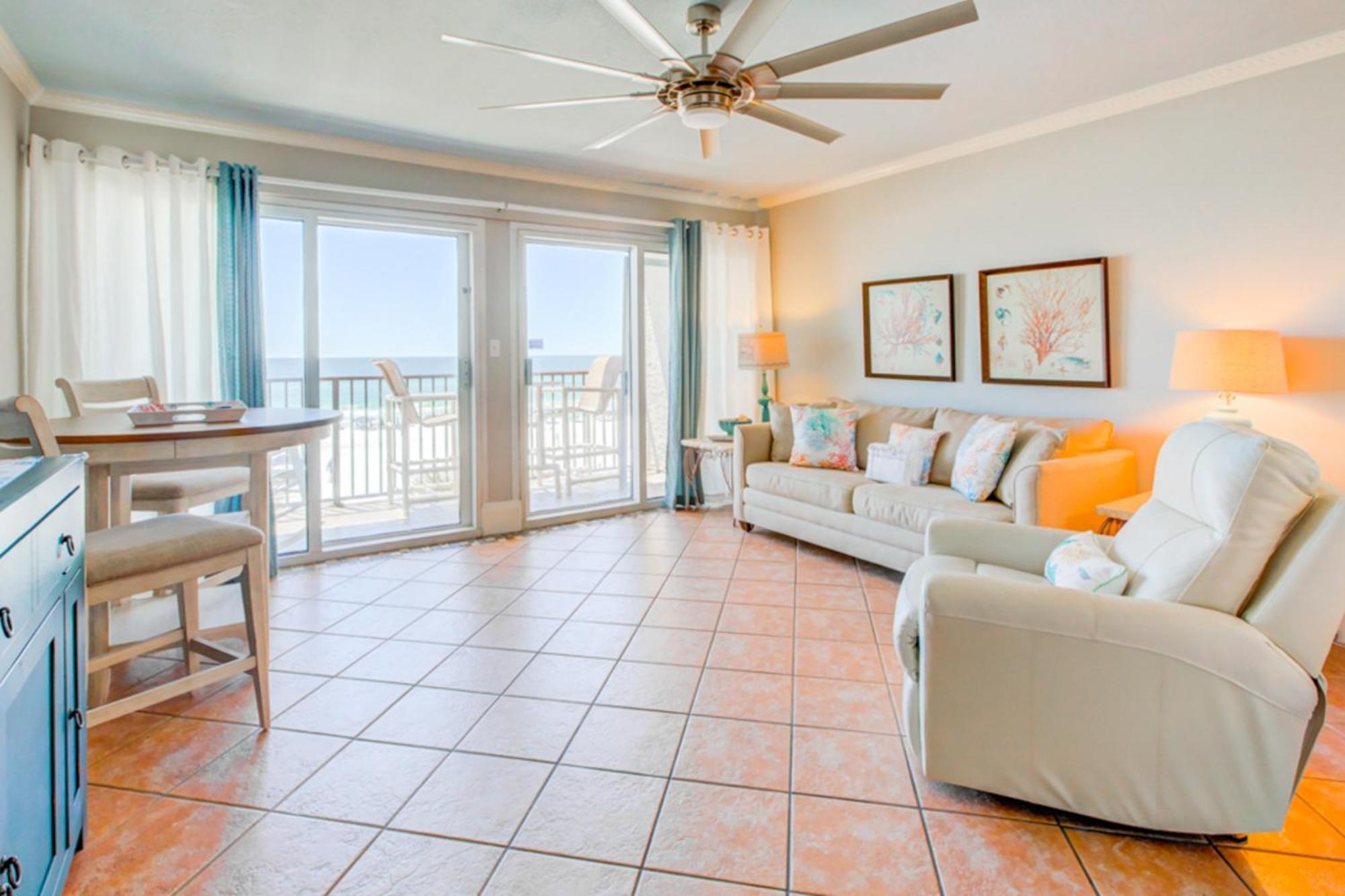 Windancer Condominiums デスティン 部屋 写真