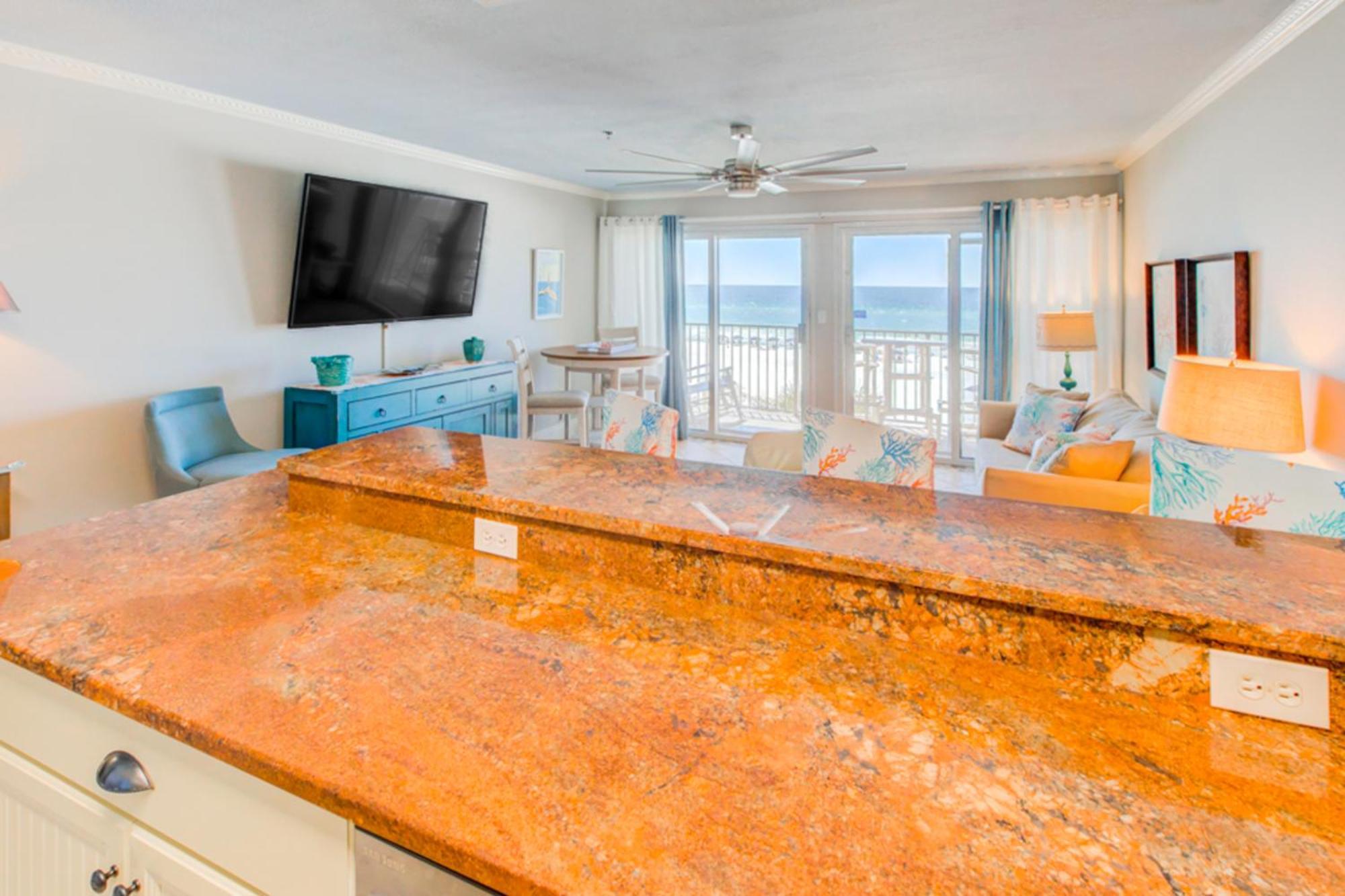 Windancer Condominiums デスティン 部屋 写真